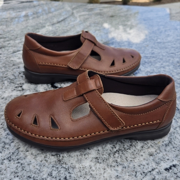 SAS Women's Roamer Slip On Loafer Chestnut Sz 9 Leather - Picture 7 of 16